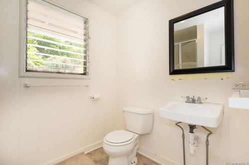 3430 Kaohinani Dr, Honolulu HI  96817-1022 exterior