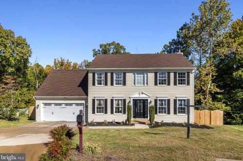4200 Decatur Dr, Woodbridge, VA 22193-1889
