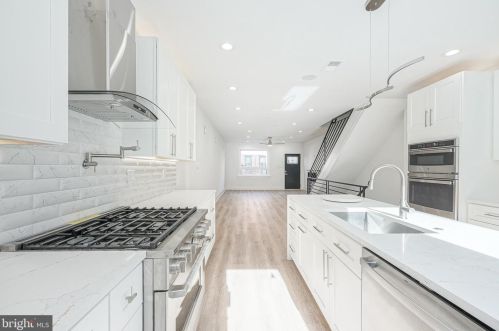 432 Manton St, Philadelphia PA 19147-5216 exterior