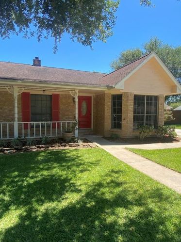 612 Milton St, Angleton, TX 77515-3447
