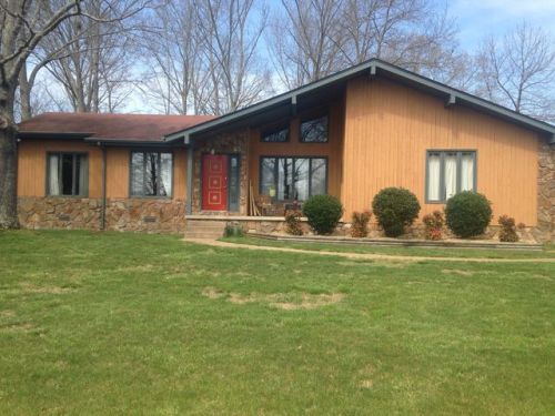 106 Autumn Ln, Tullahoma, TN 37388-5301