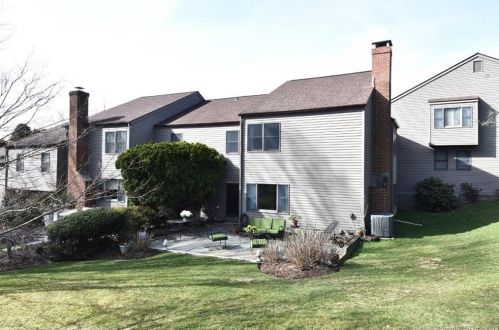 36 Lambert Cmn, Wilton CT  06897-4533 exterior