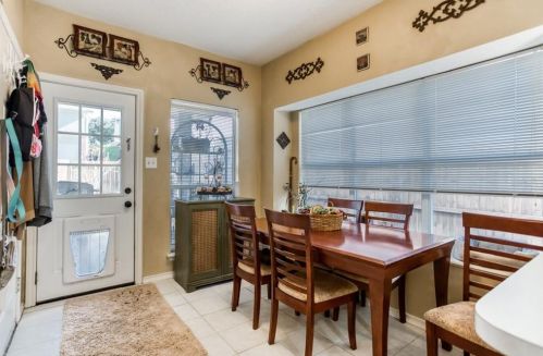 2210 Meadowstone Dr, Carrollton TX 75006-2642 exterior