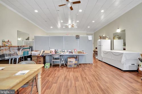28 Conococheague St, Williamsport, MD 21795-1004