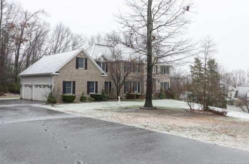 144 Cascade Rdg, Southington, CT 06489-2182