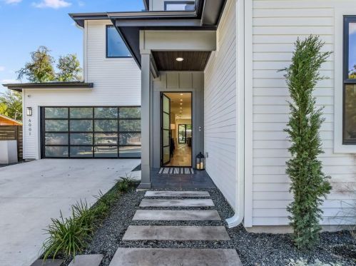 6001 Eureka Dr, Austin TX  78745-2962 exterior