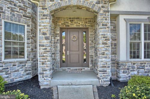 6503 Plowman Rdg, Harrisburg, PA 17112-3432