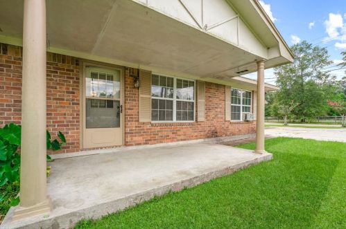 1301 Briar Cliff St, Conroe TX  77385-9740 exterior