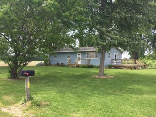 1957 Albert Ave, Keyesport, IL 62253-2121