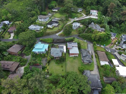 3086 Kaohinani Dr, Honolulu HI  96817-1040 exterior