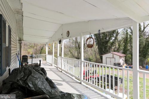 155 Engle Rd, Harpers Ferry WV 25425-4042 exterior