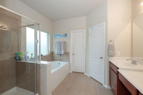 5302 Jay Thrush Dr, Richmond TX 77407-4011 exterior