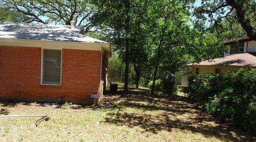 1605 Tierney Rd, Fort Worth TX  76112-2830 exterior
