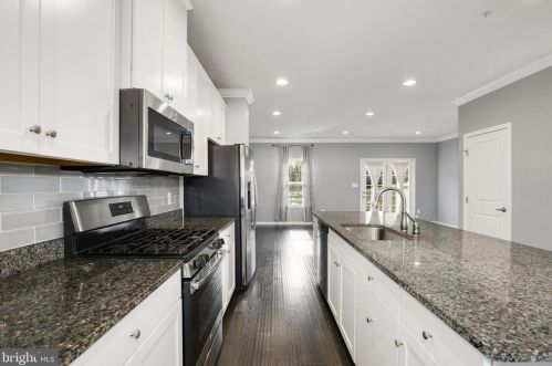 1605 Regent Manor Ct, Silver Spring MD 20904-2270 exterior