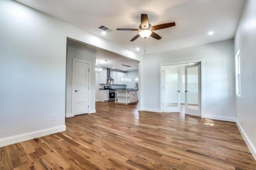 839 Edgefield Ave, Dallas TX  75208-3618 exterior