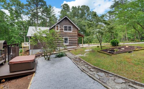 726 Saga Mountain Rd, Tiger GA  30576-2416 exterior