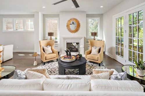 4035 Haverhill Dr, Atlanta GA  30342-3881 exterior