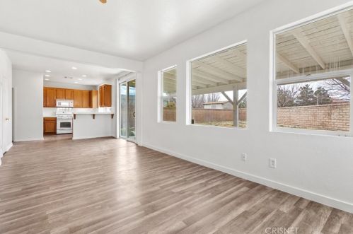 44015 Moccasin Pl, Lancaster CA  93536-6857 exterior