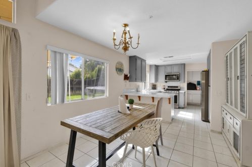 1527 Prestwick Dr, Riverside CA  92507-8448 exterior
