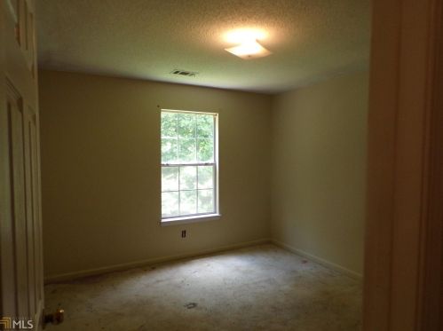 3447 Oak Leaf Ct, Rex GA 30273-2196 exterior