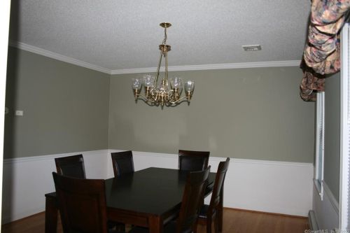 114 Cliffwood Dr, Wapping CT  06074-1878 exterior