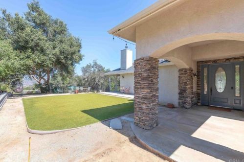 32377 Leprechaun Ln, Bonsall, CA 92003-3204