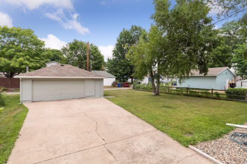 1221 4 St, Saint Paul MN  55106-5309 exterior