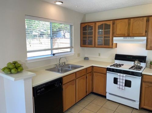 9614 Curlew Dr, Austin TX  78748-5806 exterior