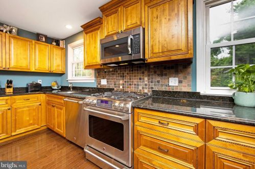 1161 Concord Dr, Haddonfield NJ 08033-3502 exterior