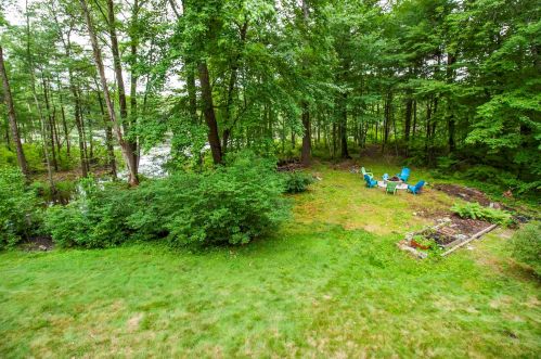 14 Village Brook Ln, Derry, NH 03038-4865