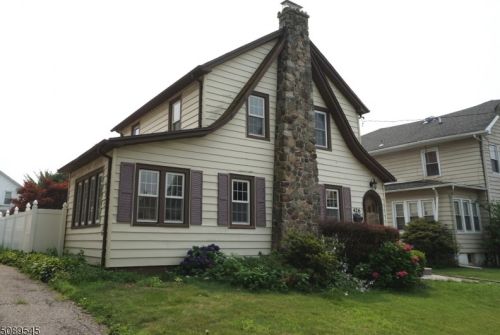 426 Stanley Pl, Rahway, NJ 07065-2520