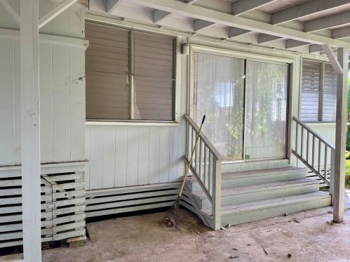848 Lawelawe St, Honolulu, HI 96821-1747