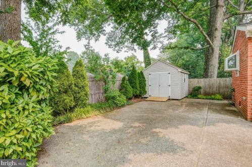 106 Lynnmoor Dr, Silver Spring MD 20901-1516 exterior