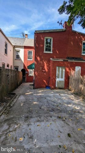 235 Howard Ave, Lancaster PA  17602-3603 exterior