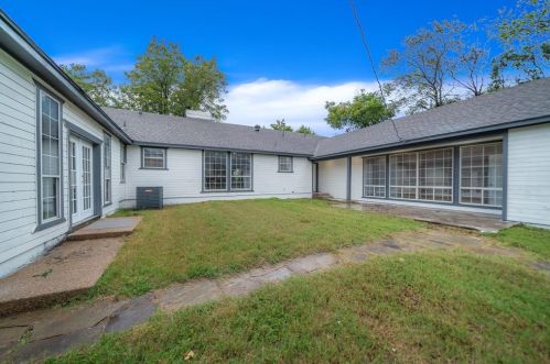 3909 Trail Lake Dr, Fort Worth TX  76109-3523 exterior
