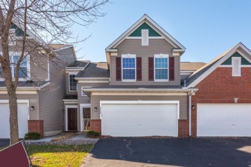 2808 Spy Glass Dr, Chaska, MN 55318-1182
