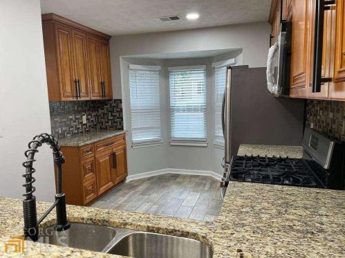 3517 Kennesaw Station Dr, Kennesaw GA  30144-1980 exterior