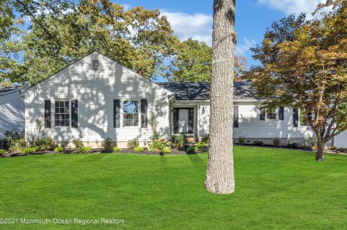 2907 Herbertsville Rd, Point Pleasant Beach, NJ 08742-2806