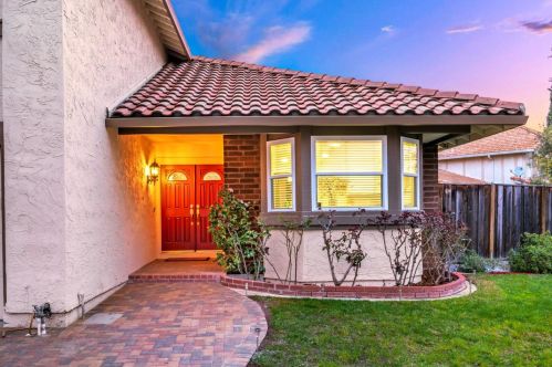 570 Hillview Dr, Milpitas, CA 95035-4508