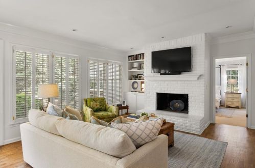 4045 Arden Way, Atlanta GA  30342-3954 exterior