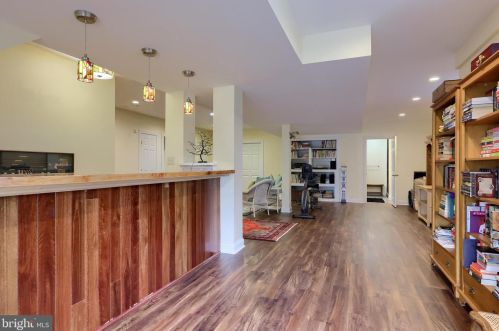 3 Twin Oaks Holw, Lancaster PA  17601-2234 exterior