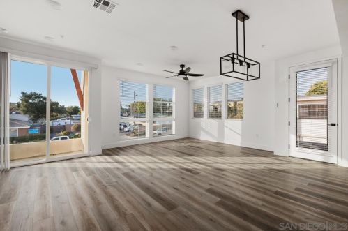 725 Oak Ave, Carlsbad, CA 92008-3013
