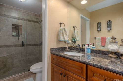 6309 Westview Dr, Riverside CA  92506-5325 exterior