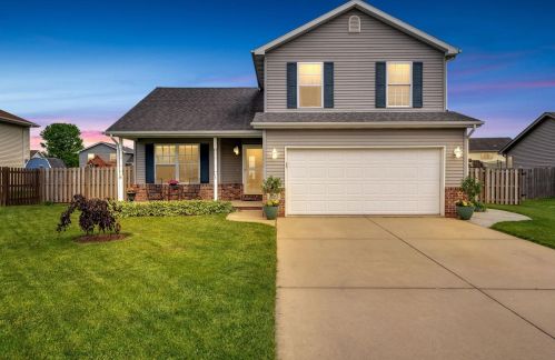1165 Delaware St, Hobart, IN 46342-5886