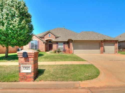 17025 Platinum Ln, Edmond, OK 73012-7071