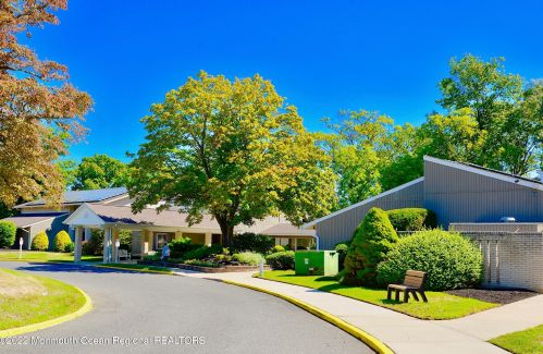 62 Manchester Ct, Tinton Falls NJ  07701-5496 exterior