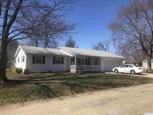 101 Cherry St, Mount Sterling, IL 62353-1001