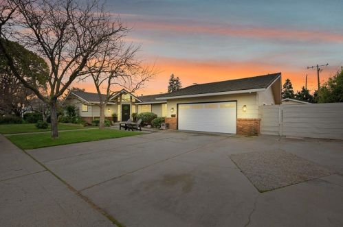 710 Willow Glen Dr, Lodi, CA 95240-0429
