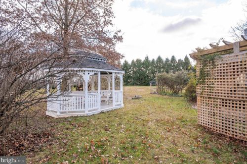 874 Pheasant Hill Rd, Summit Point WV  25446-3634 exterior