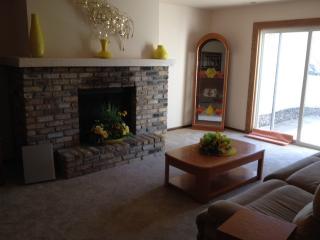 9724 Toledo Rd, Minneapolis MN  55437-2033 exterior